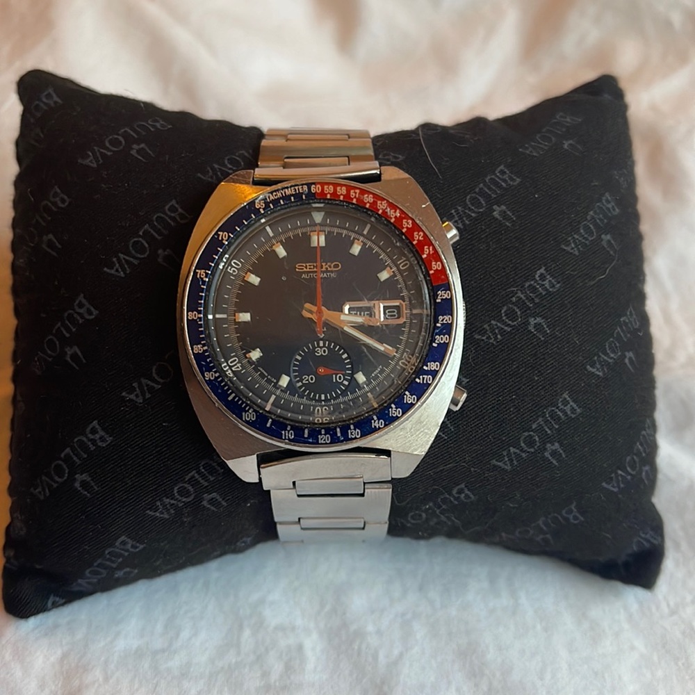 Vintage SEIKO 244167 men’s chronograph watch.